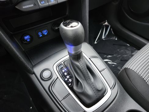 Used 2021 Hyundai Kona SE image 29