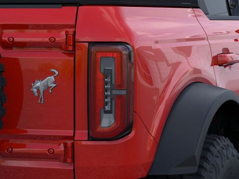 New 2024 Ford Bronco Outer Banks w/ Sasquatch Package AWD/4WD image 23