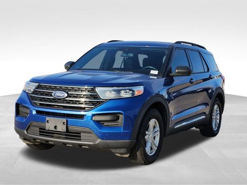 Used 2020 Ford Explorer XLT image 3
