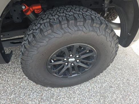 Used 2025 Ford F150 Raptor image 6