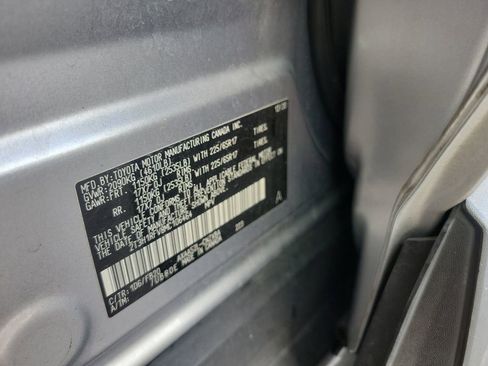 Used 2021 Toyota RAV4 LE image 30