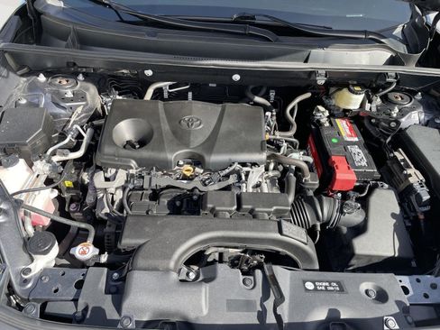 Used 2021 Toyota RAV4 XLE image 16