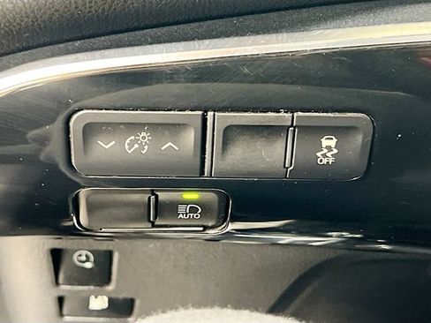 Used 2020 Toyota Prius Prime XLE FWD image 10