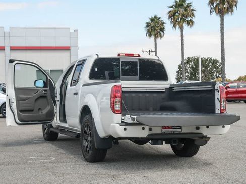 Used 2020 Nissan Frontier SV w/ Midnight Edition Floor Mats RWD image 28