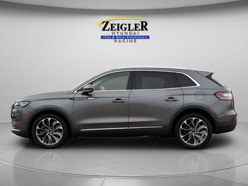 Used 2023 Lincoln Nautilus Reserve AWD/4WD image 4