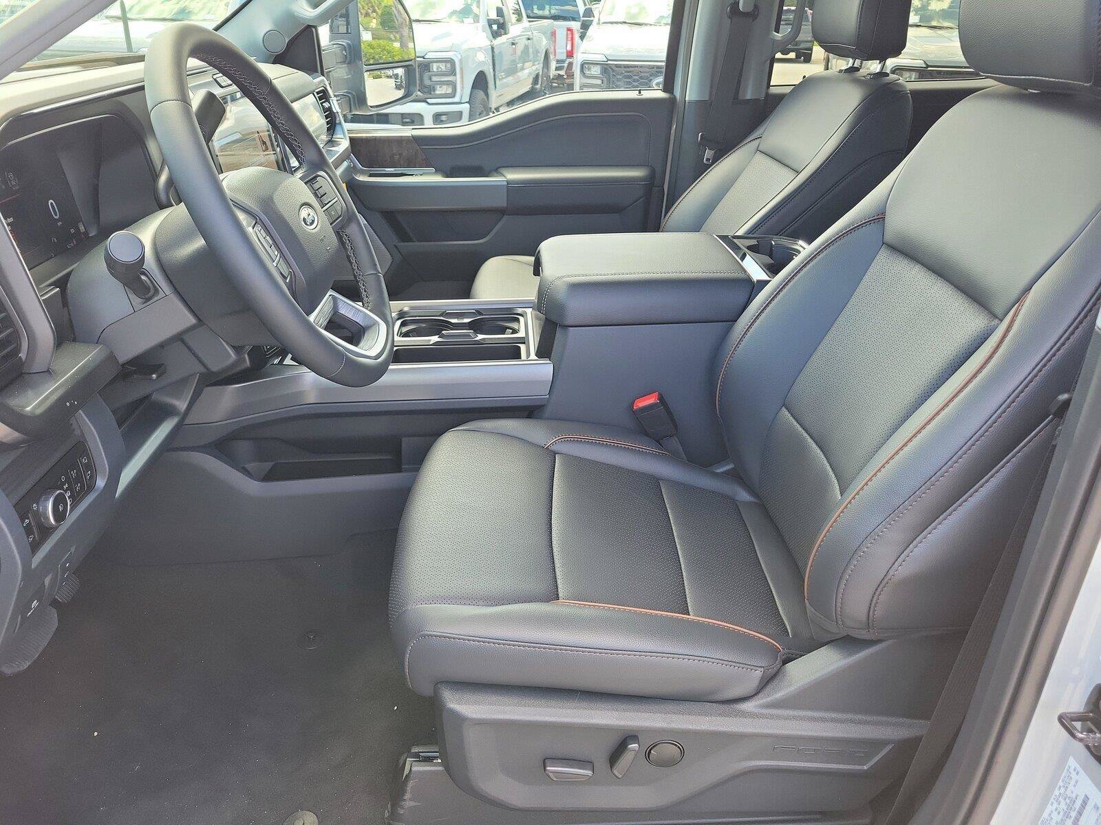 New 2026 Ford F250 Lariat w/ Black Appearance Package AWD/4WD image 17