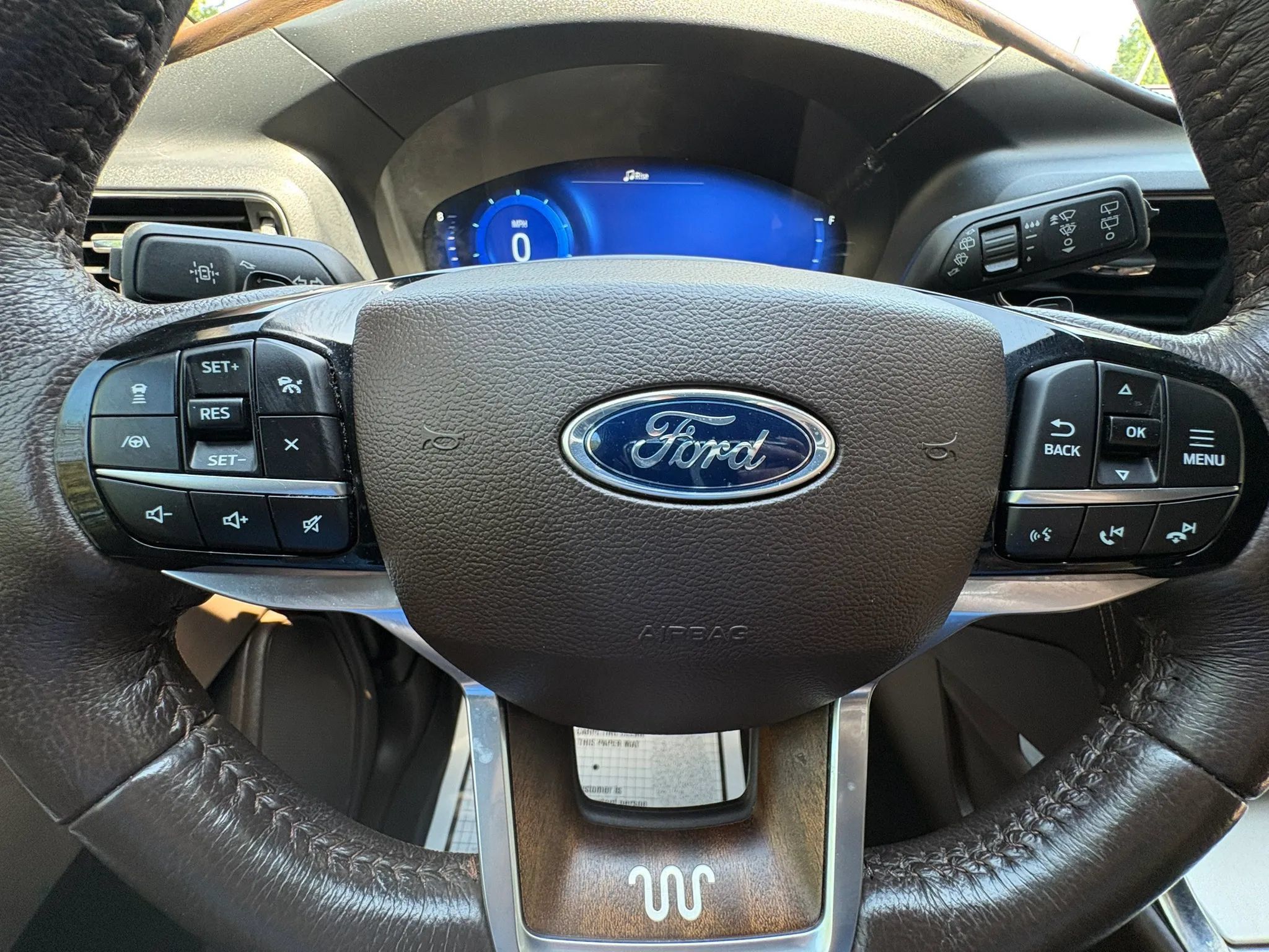 Used 2021 Ford Explorer King Ranch w/ Premium Technology Package AWD/4WD image 45