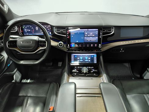 Used 2023 Jeep Grand Wagoneer Series II AWD/4WD image 2