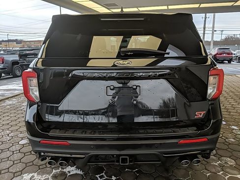 Used 2022 Ford Explorer ST w/ ST High-Performance Pack image 6