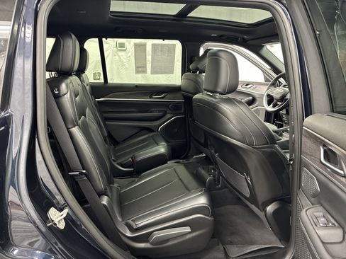 Certified 2024 Jeep Grand Cherokee L Limited w/ Luxury Tech Group II AWD/4WD image 11