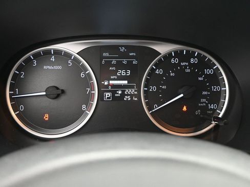 Used 2025 Nissan Kicks Play S image 17