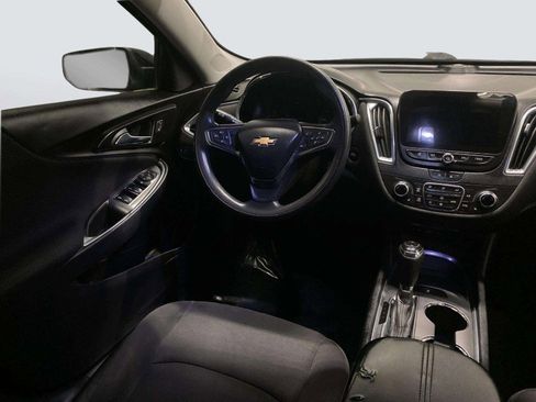 Used 2020 Chevrolet Malibu LT FWD image 21