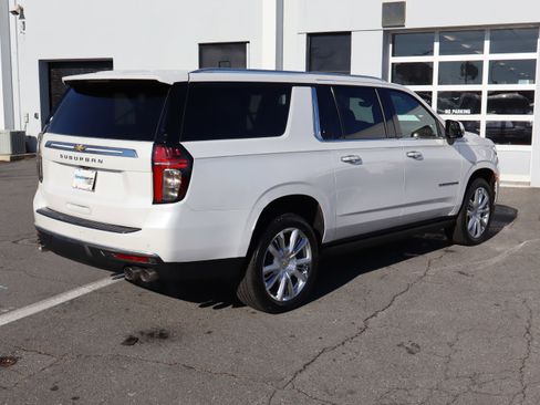 Certified 2024 Chevrolet Suburban High Country w/ Premium Package image 10
