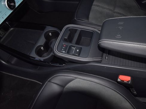 Certified 2025 Ford Mustang Mach-E GT image 30