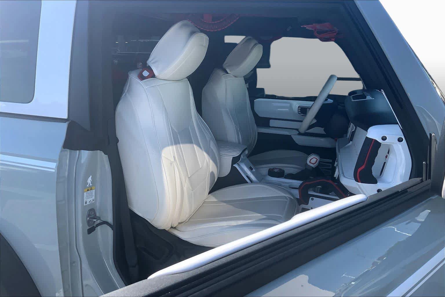 Used 2024 Ford Bronco Heritage Edition AWD/4WD image 9