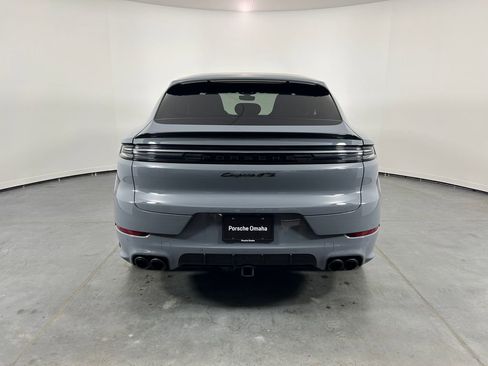 Used 2025 Porsche Cayenne GTS AWD/4WD image 6