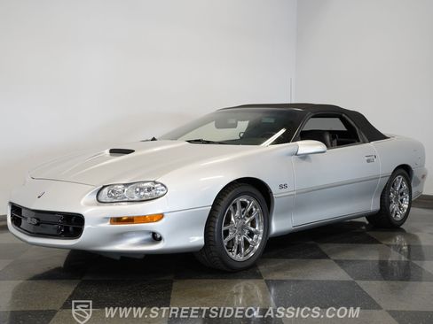 Used 2002 Chevrolet Camaro Z28 w/ SS Performance/Appearance Pkg image 8