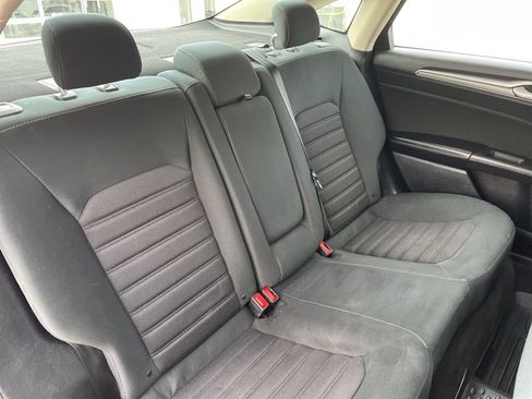 Used 2020 Ford Fusion SE image 19