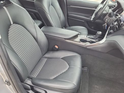 Used 2023 Toyota Camry SE FWD image 22