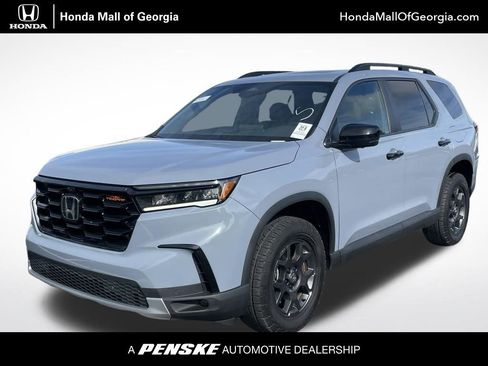 Used 2025 Honda Pilot TrailSport image 1