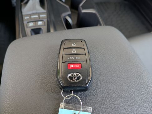 Used 2025 Toyota Camry SE FWD image 30