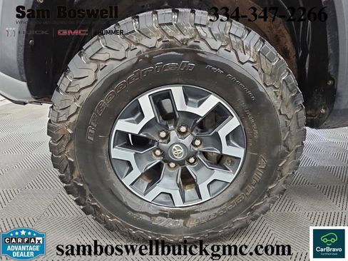 Used 2021 Toyota Tacoma TRD Off-Road w/ Technology Package AWD/4WD image 38