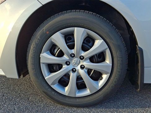 New 2026 Toyota Corolla LE image 18