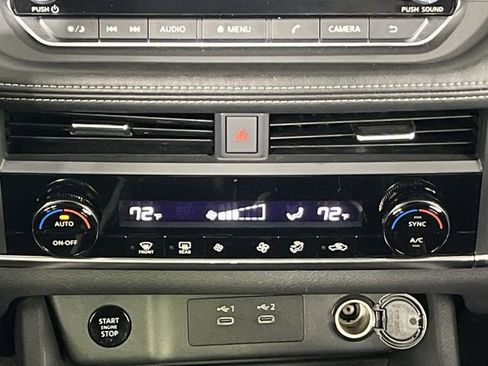 Used 2024 Nissan Rogue SV image 18