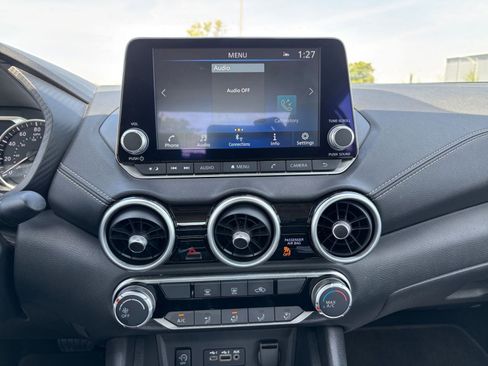 Used 2025 Nissan Sentra SV image 17