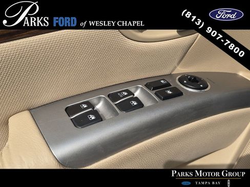 Used 2010 Hyundai Santa Fe GLS AWD/4WD image 16