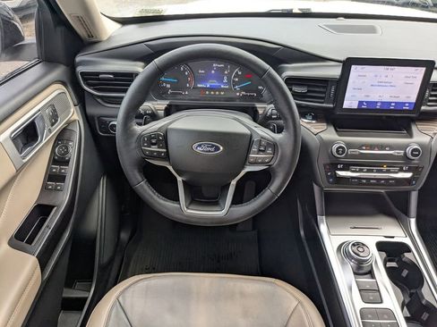 Used 2020 Ford Explorer Limited image 17