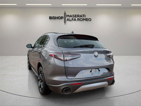 Used 2024 Alfa Romeo Stelvio Ti w/ Performance Driving Package image 5