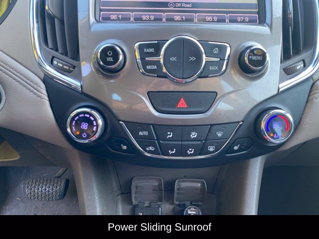 Used 2017 Chevrolet Cruze Premier FWD image 19