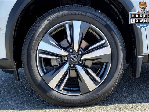 Used 2023 Nissan Rogue Platinum image 9