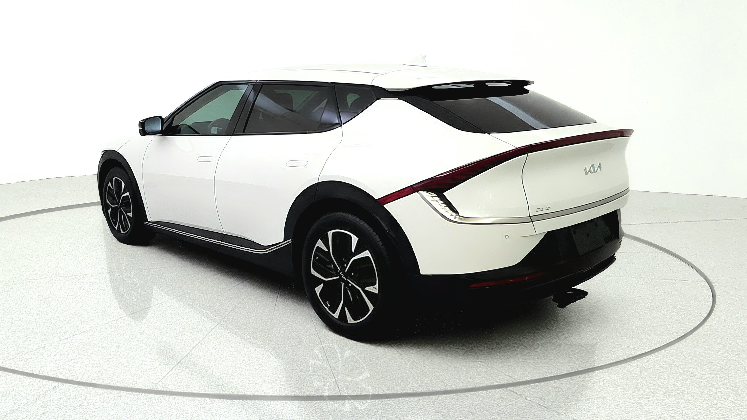 Used 2024 Kia EV6 Wind w/ Wind Technology Package AWD/4WD image 5