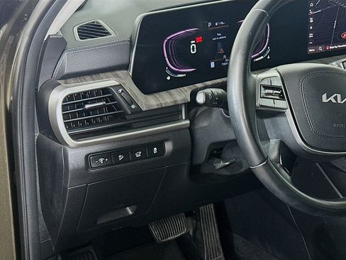 Used 2023 Kia Telluride EX w/ EX Captain's Chair Package FWD image 17