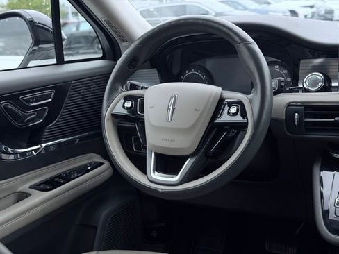 Used 2022 Lincoln Corsair AWD w/ Premium Package image 27