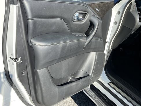 Used 2024 INFINITI QX80 Luxe image 8