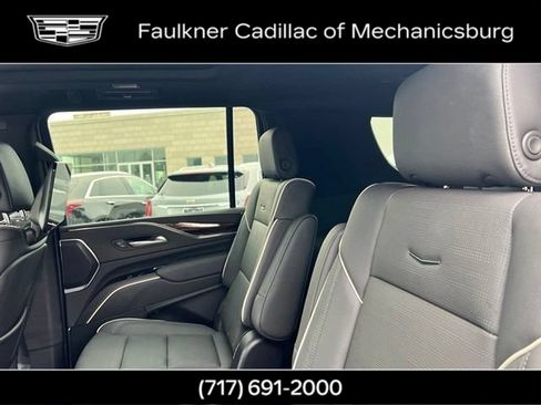 Used 2024 Cadillac Escalade ESV Premium Luxury AWD/4WD image 18
