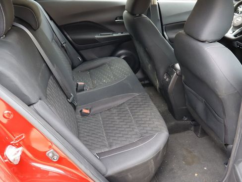 Used 2022 Nissan Kicks SV FWD image 17