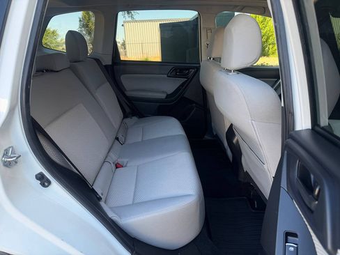 Used 2015 Subaru Forester 2.5i Premium AWD/4WD image 19