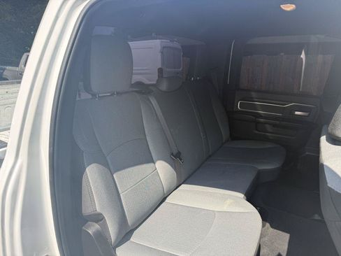 Used 2022 RAM 2500 Big Horn w/ Cold Weather Group AWD/4WD image 10
