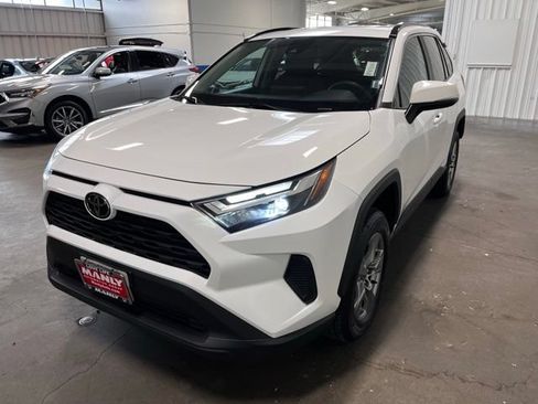 Used 2024 Toyota RAV4 XLE FWD image 7