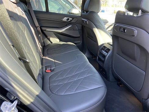 Certified 2024 BMW X5 xDrive40i w/ Premium Package image 28