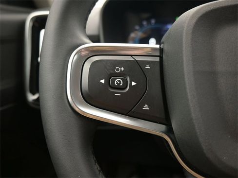 Used 2023 Volvo XC40 B5 Plus w/ Protection Package Premier image 25