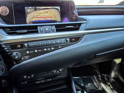 Used 2019 Lexus ES 350 w/ Premium Package image 18