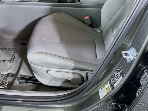 Certified 2025 Hyundai Elantra SE FWD image 23
