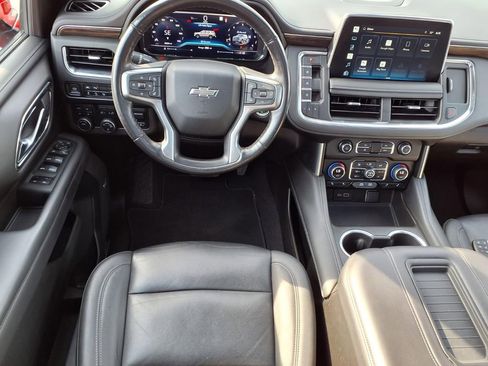 Used 2022 Chevrolet Tahoe Z71 w/ Luxury Package AWD/4WD image 3