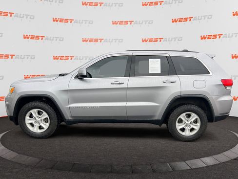 Used 2016 Jeep Grand Cherokee Laredo image 2