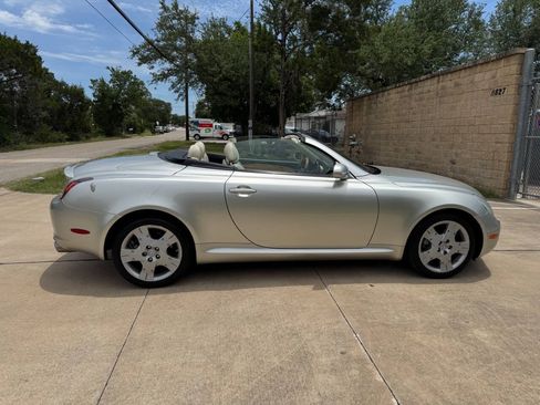 Used 2005 Lexus SC 430 Convertible RWD image 16
